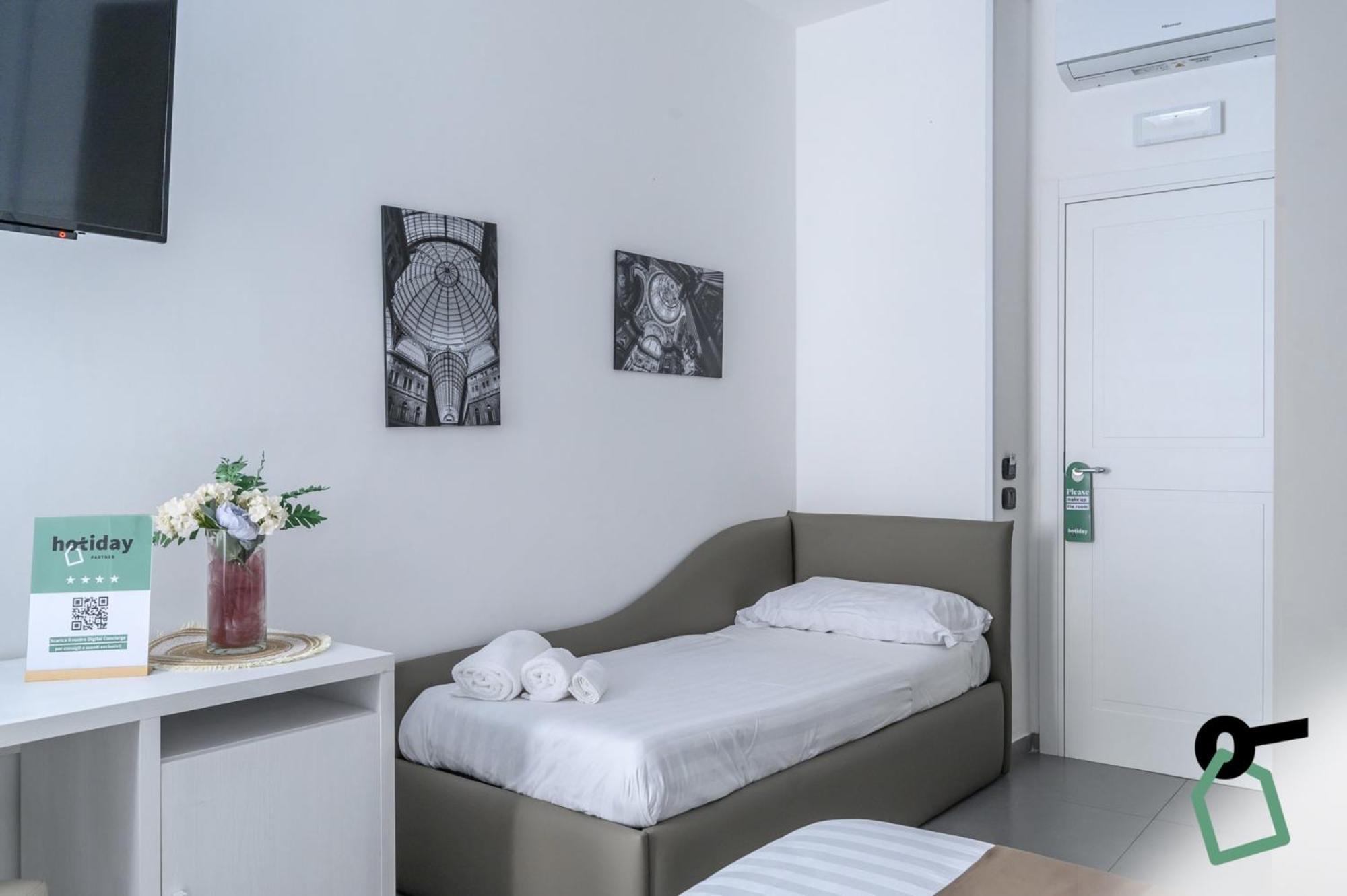Hotiday Room Collection - Napoli Sant'Arcangelo Exteriör bild