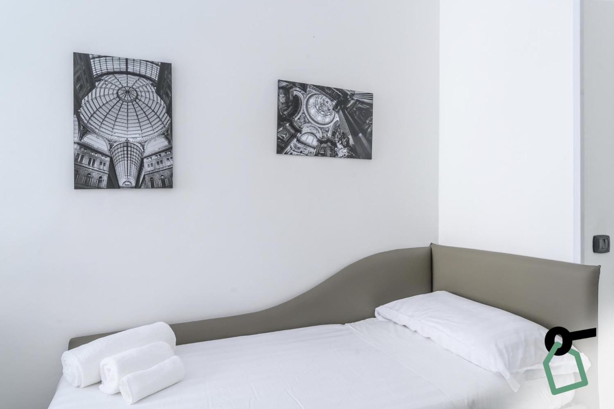 Hotiday Room Collection - Napoli Sant'Arcangelo Exteriör bild