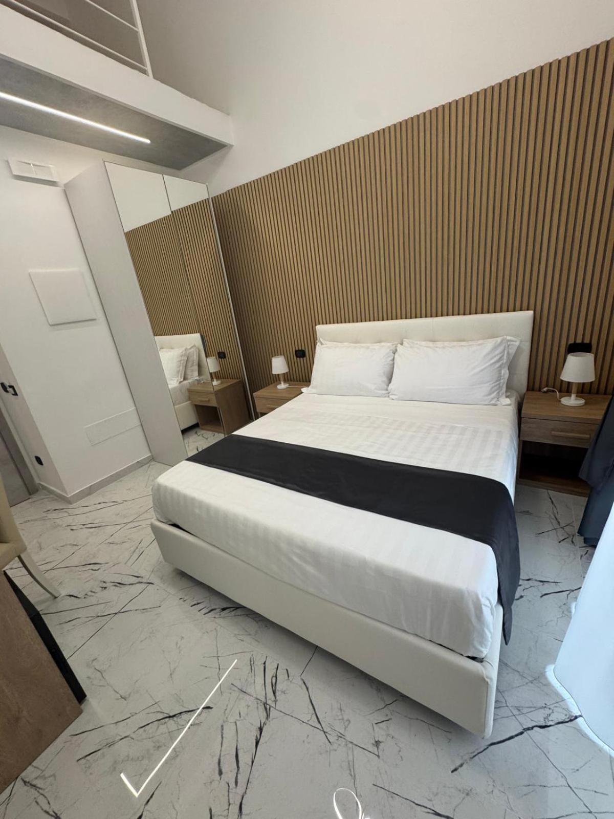 Hotiday Room Collection - Napoli Sant'Arcangelo Exteriör bild